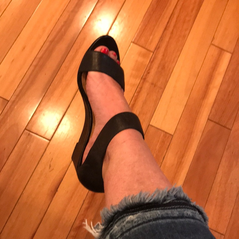 Nine West size 6 black wedge sandal
